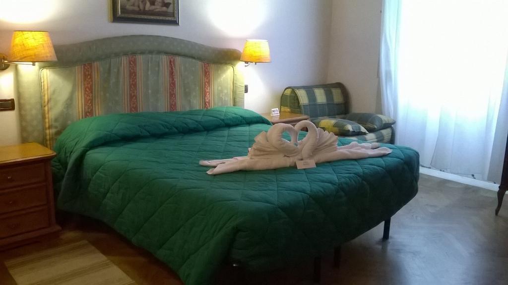 Hotel Ely ヴィアレッジョ 部屋 写真