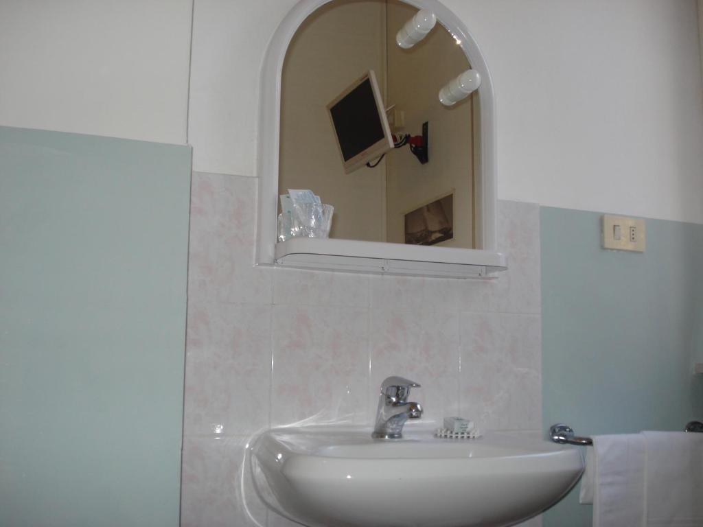 Hotel Ely ヴィアレッジョ 部屋 写真